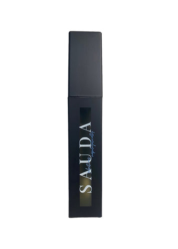 Black lip gloss tube with Sauda logo filled with clear lip gloss